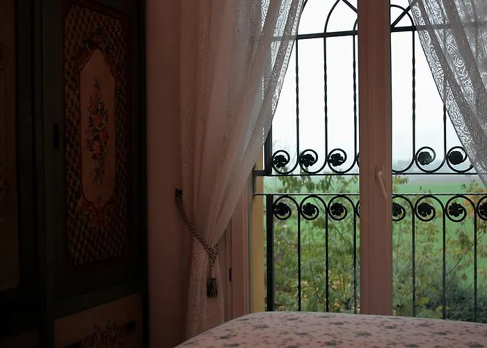 La Corte Del Cavaliere كالديرارا دي رينو